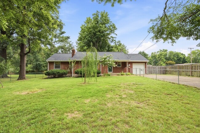 Photo - 1007 Fowler St