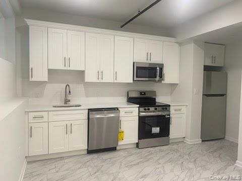 Building Photo - 94 4th Ave Unit 105