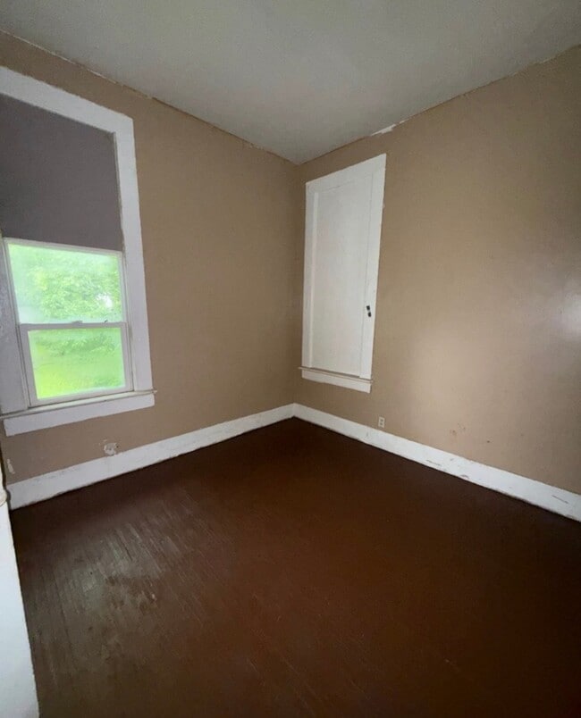 Photo - 927 W North St