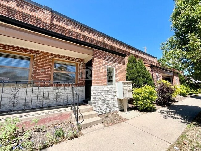 Building Photo - 3127 N Downing St