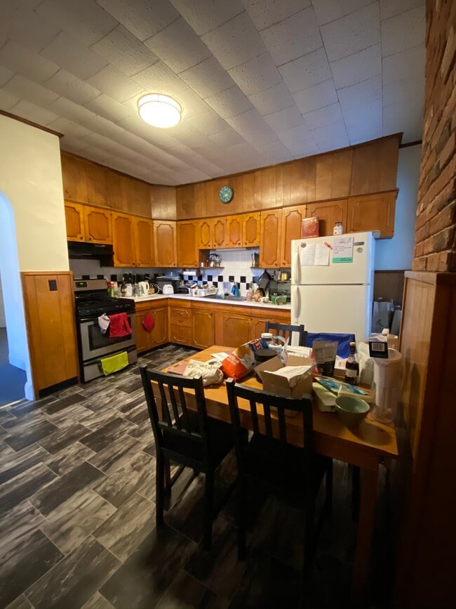 Building Photo - 18 Mount Hood Rd Unit 1