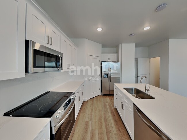 Photo - 9727 W Parkway Dr