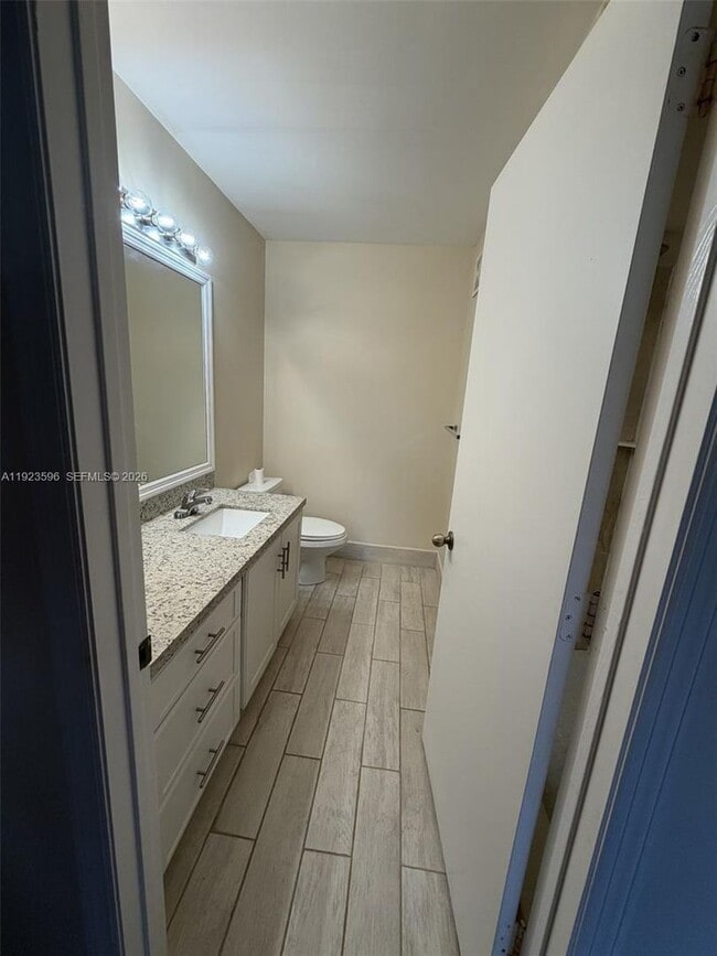 Photo - 2070 Madeira Dr