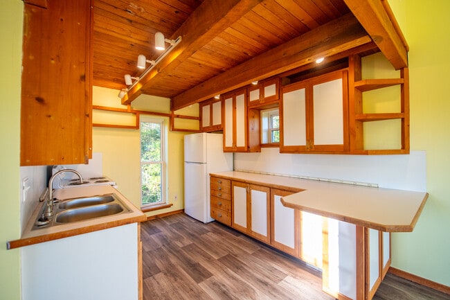 Photo - 10644 Peach Ridge Rd