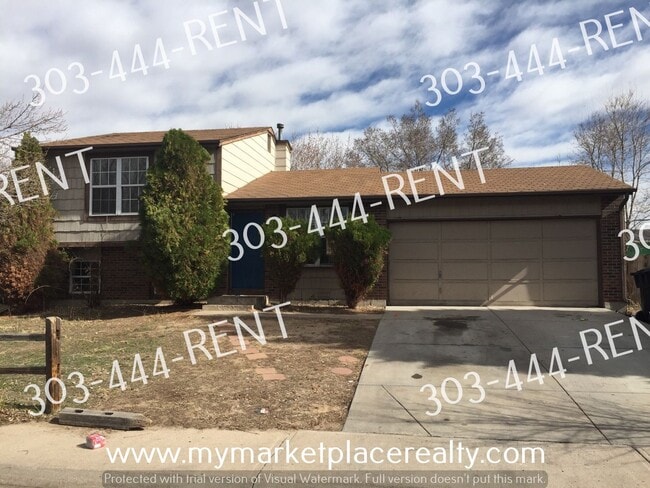Building Photo - 3 Bedroom 2 Bath Bi-Level Home!