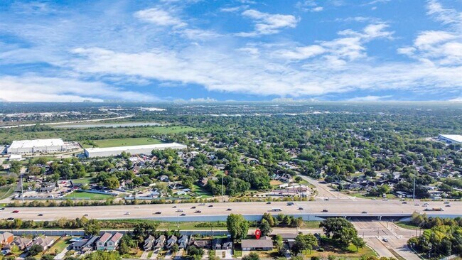 Photo - 6622 Keats St