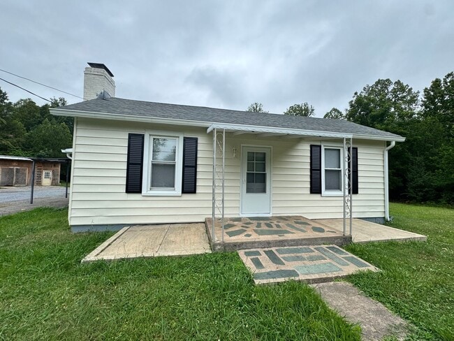 Building Photo - Campbell County Home on Large Lot