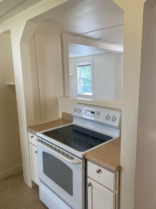 4 Stewart Ln Unit 2