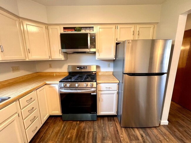 Photo - Apple Hill Community - 3 Bedroom 2 Bathroom - Beautiful Home for Rent!