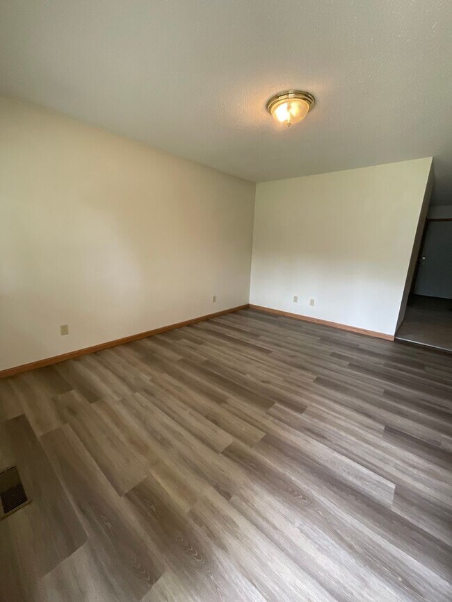 Photo - 404 E Adams St Unit 404 E. Adams Apt. A