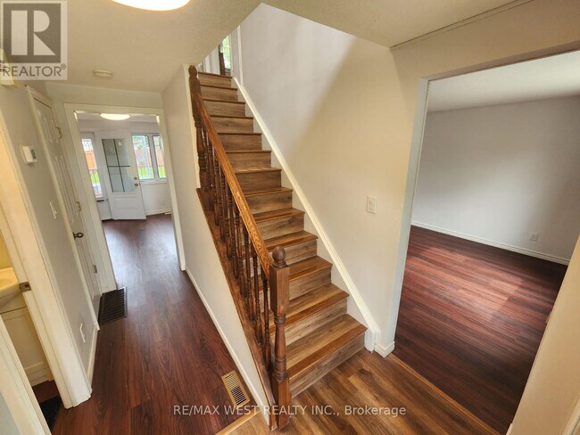 Photo - 10658 Atwater Crescent