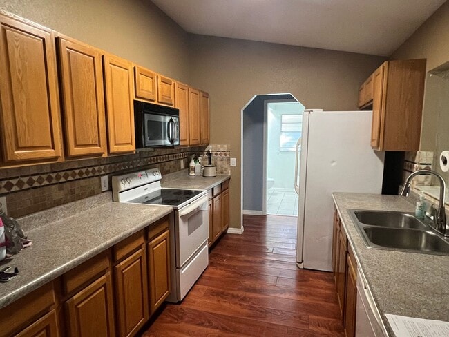 Photo - 3/2/2 with lanai in PC