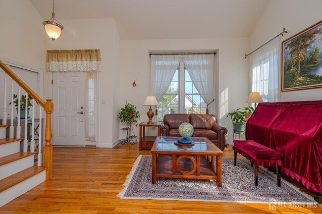 Photo - 8 Comstock Ln