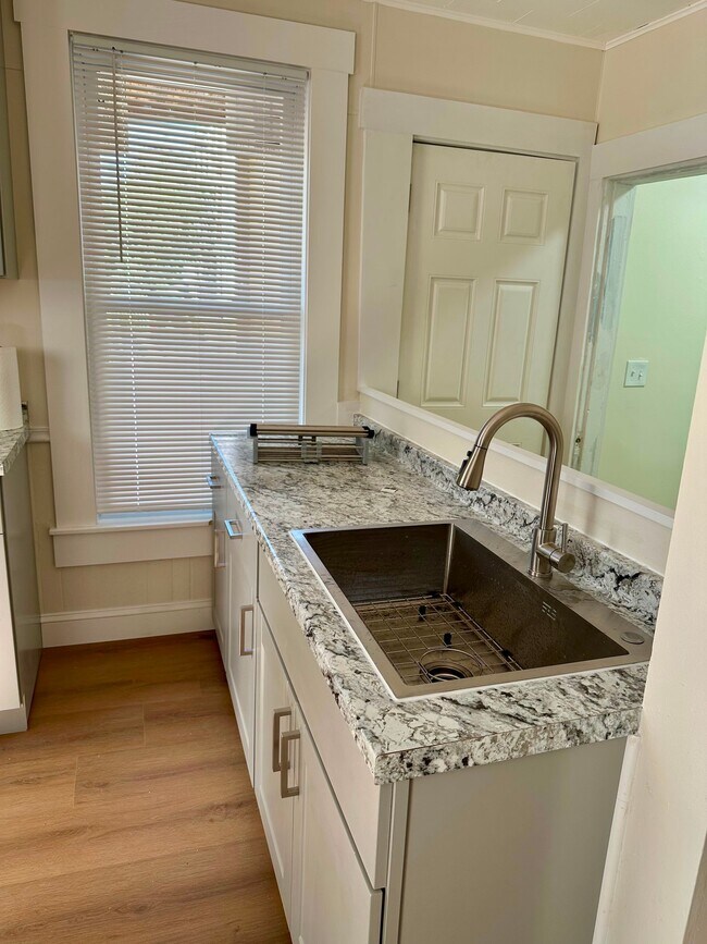 278 Auburn St Unit 2