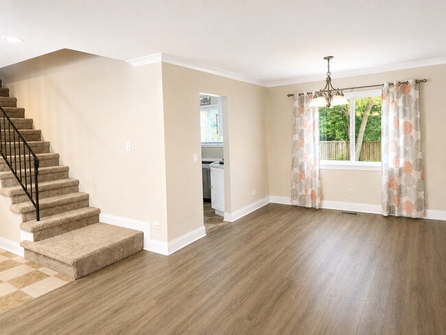 Photo - 320 Thistle Dr