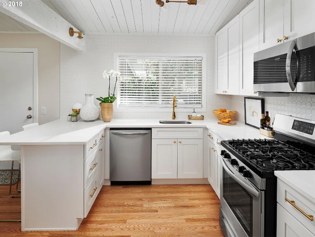 Photo - 12920 SW Faircrest St