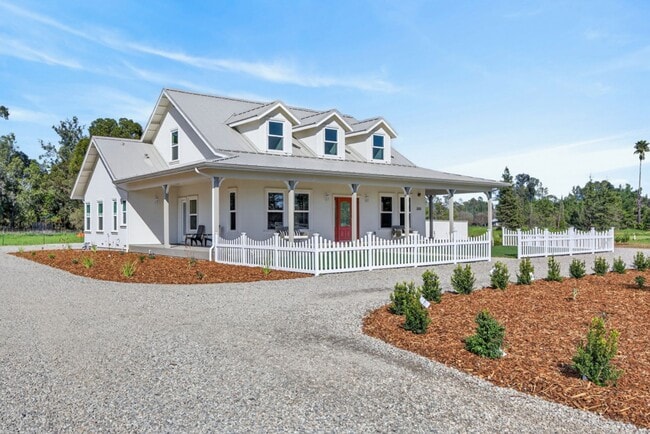 Building Photo - Stunning Custom Home with Optional Junior ADU