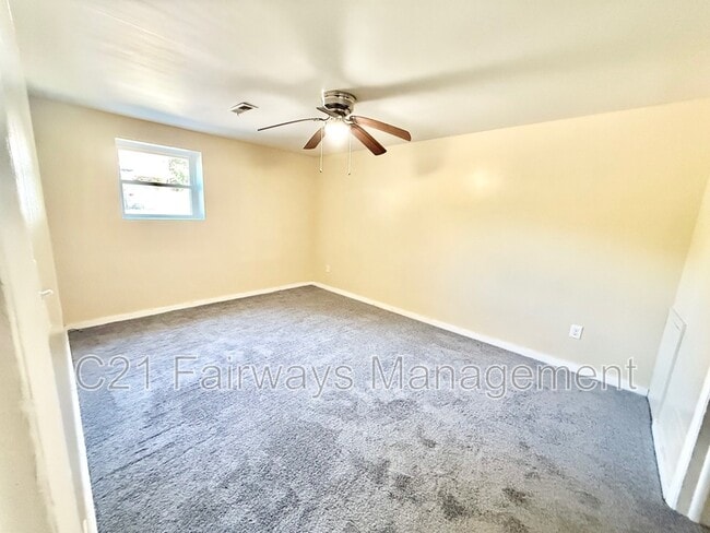 Photo - 2580 Pitcairn Rd