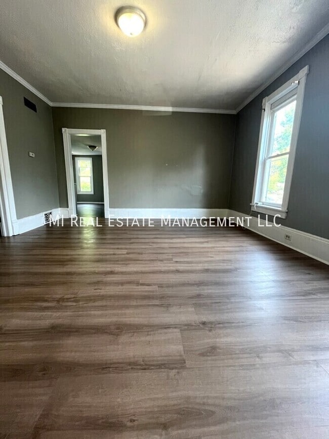 Photo - 342 Marion Ave NW