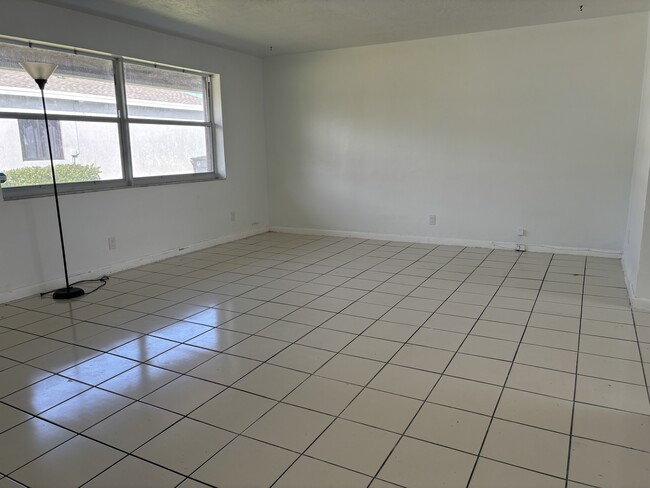 Photo - 5904 SW 27th St Unit N