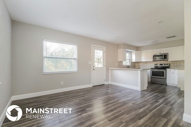 Photo - 2121 Camellia Dr