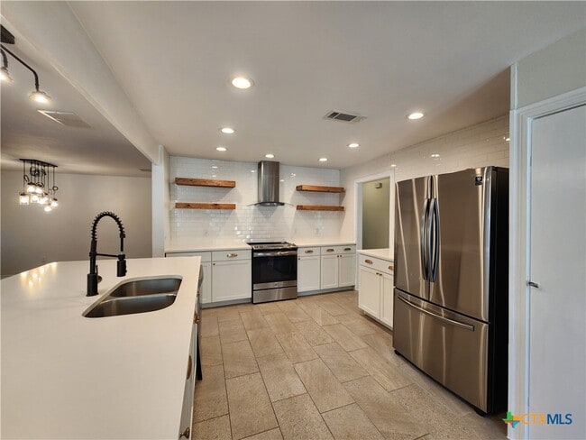 Photo - 521 Willow Ave