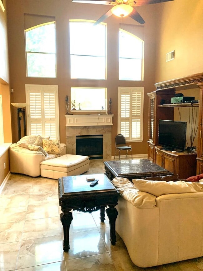 Building Photo - 16523 Terrace Hollow Ln Rental
