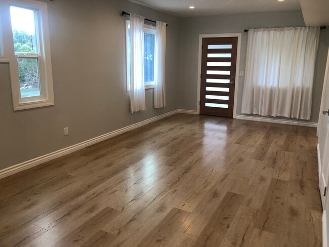 Photo - 1868 N Avenue 56