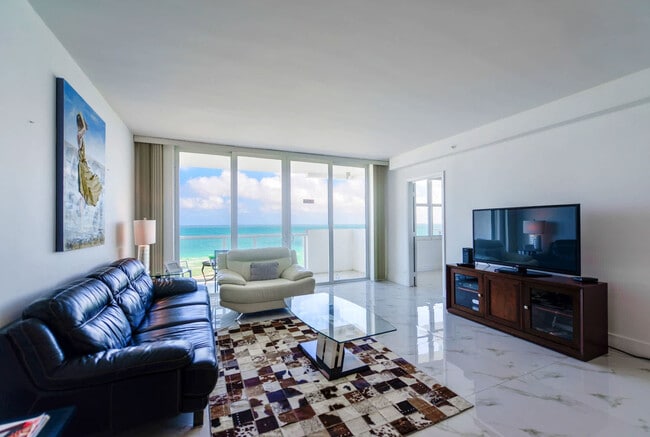 Photo - 5601 Collins Ave Unidad ID1022559P