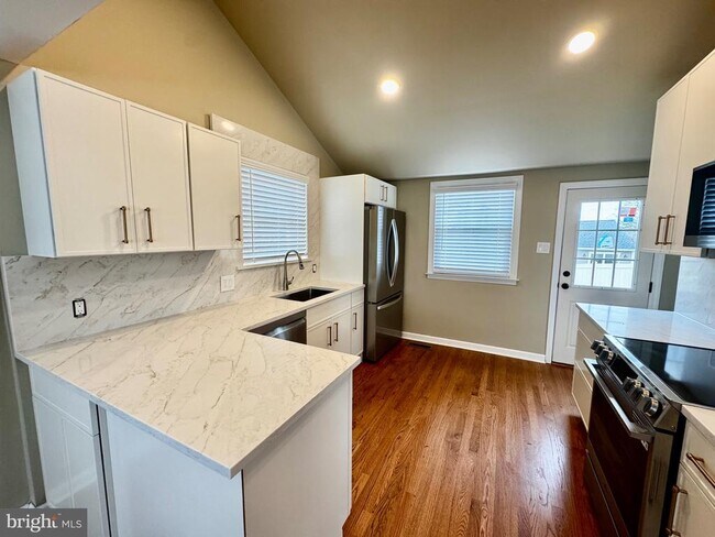 Photo - 551 Fern Hill Rd