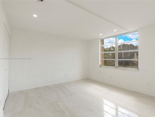 Photo - 3195 Foxcroft Rd Unit F211