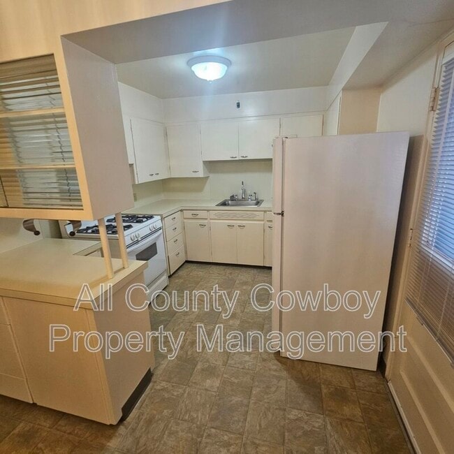 Photo - 700 W 1st Ave Unit Apt. 6