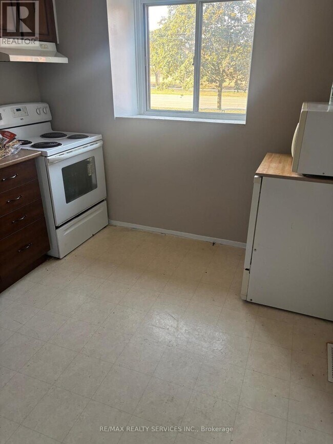 Photo - 119 Moregate Crescent