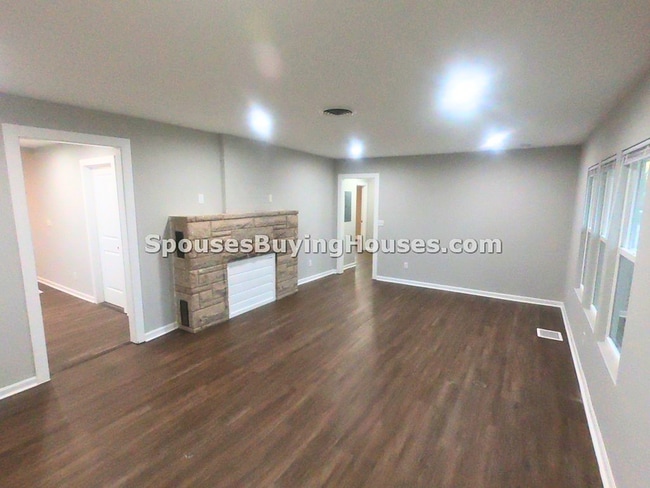Photo - 717-719 W 4th St