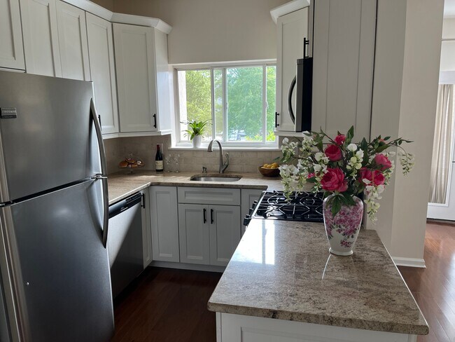 Photo - 516 Brittany Dr