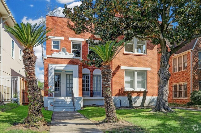 Building Photo - 1114 1/2 Bartlett St Rental