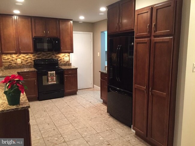 Photo - 5205 Pumphrey Dr