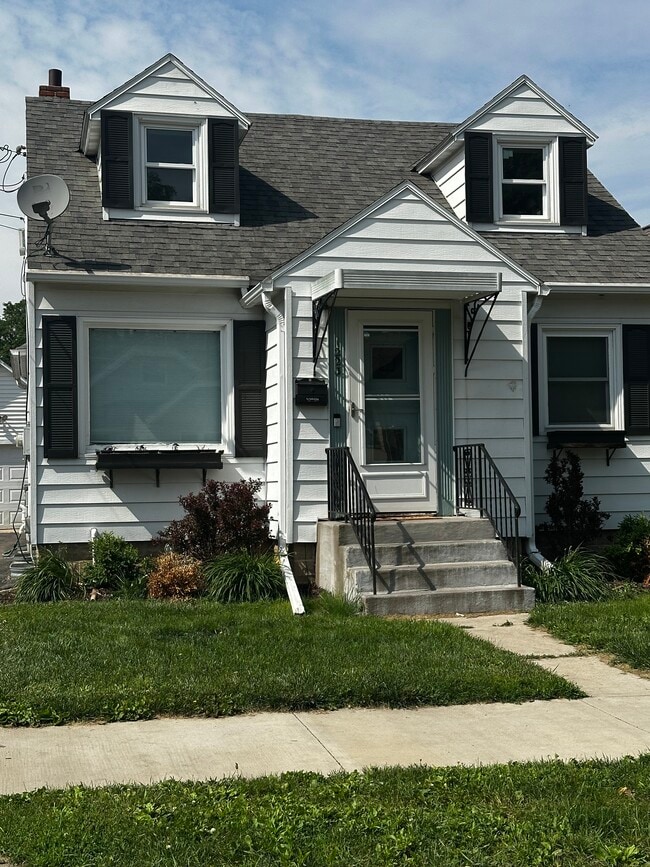 Photo - 1223 2nd St NE