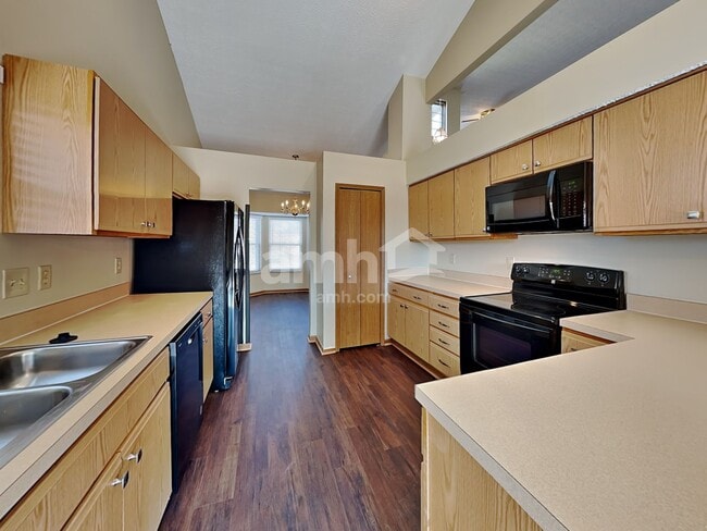 Photo - 1083 Insco Loop