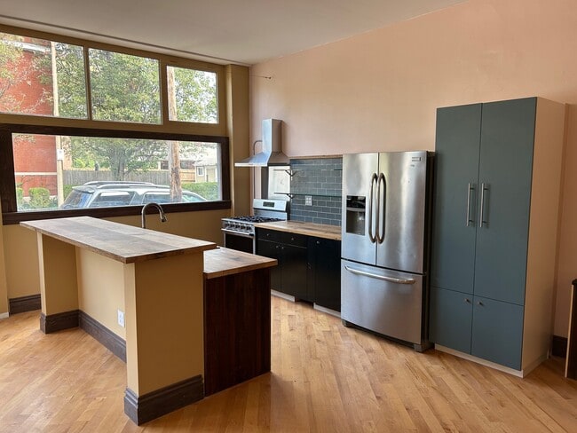 Photo - 2624 Pestalozzi St