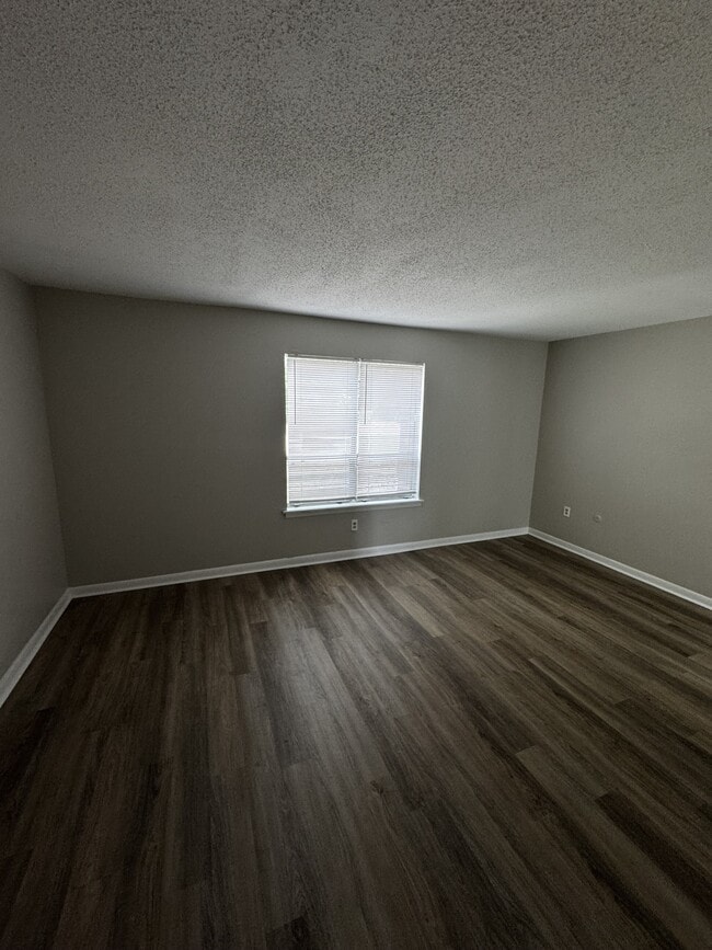 Photo - 251 Rast St