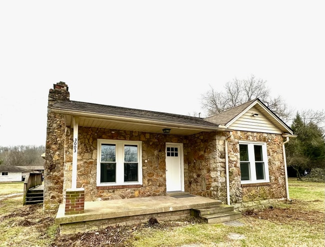 Building Photo - 3003 Tyree Springs Rd