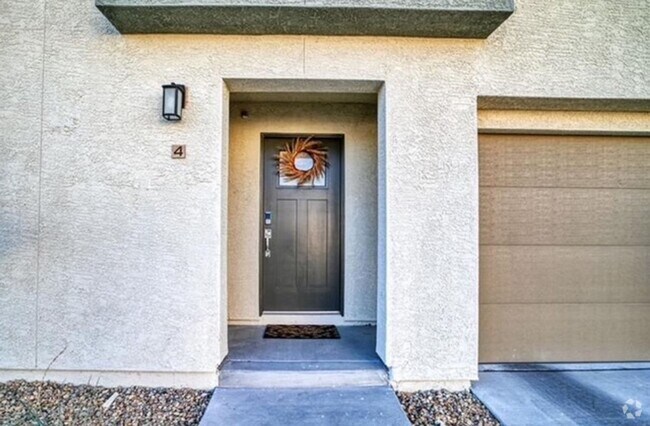 Building Photo - BEAUTIFUL 3 BEDROOM 3 BATH TRI-LEVEL HOME ...