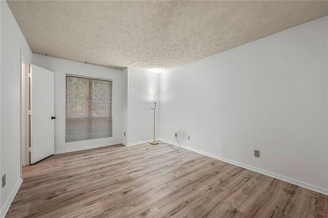 Photo - 1306 McClelen Way