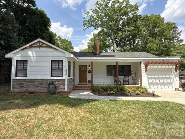 Building Photo - 833 Mohigan St