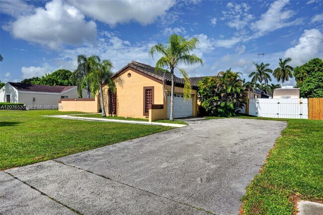 Photo - 15660 SW 152nd Pl