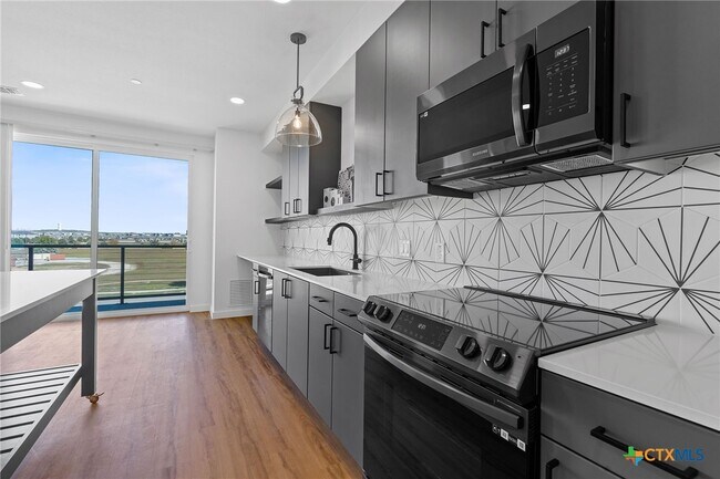 Photo - 2165 Gabriels Pl Unidad 1303