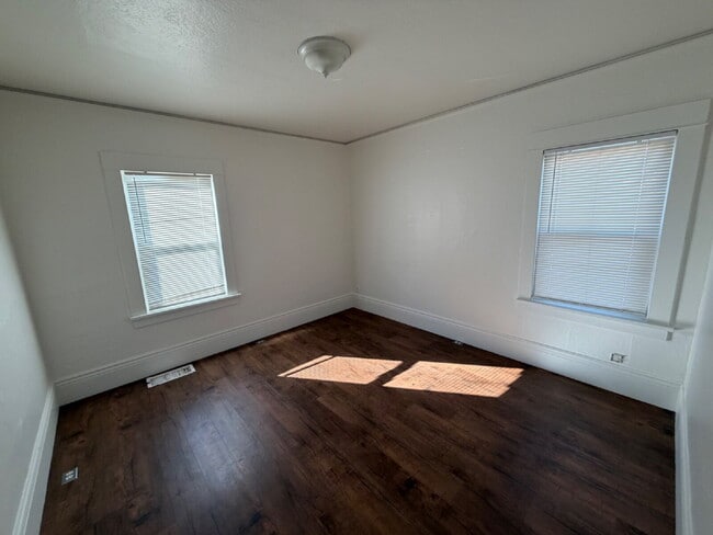 Price drop! Move in Special $200.00 off the first month's Rent