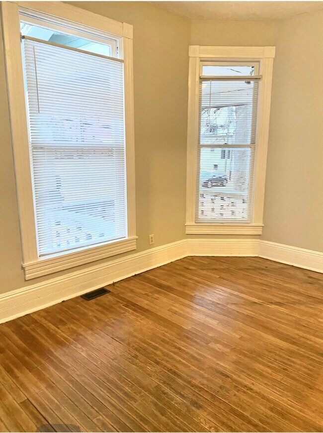 Photo - 718 Brown St Unidad 718 Brown Street #A