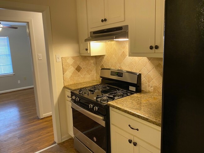Photo - 2714 Southmore Ave